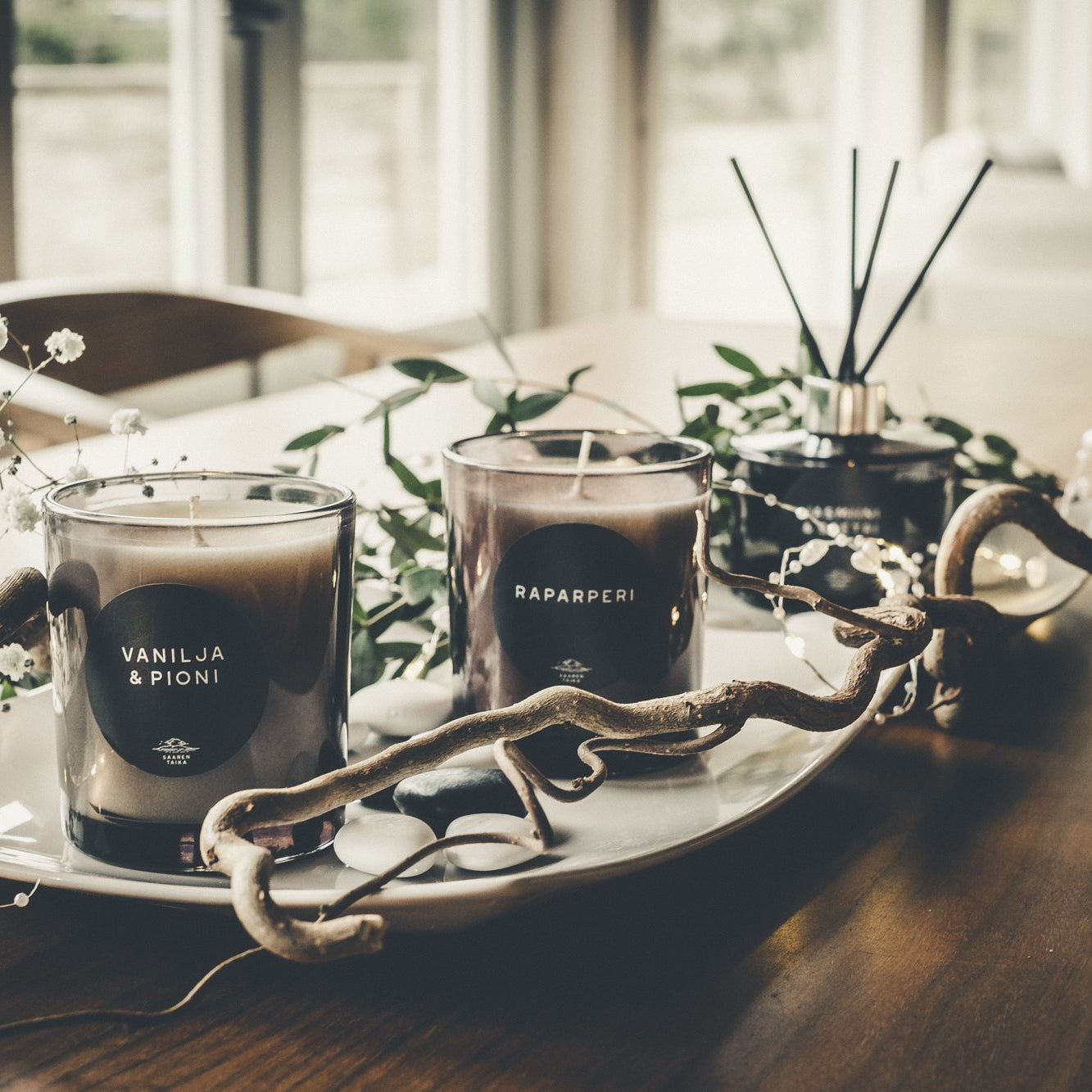 Vanilja & Pioni tuoksukynttilä, paloaika n. 45h - Vegaaninen, palaa myrkyttömästi SH 27,90€