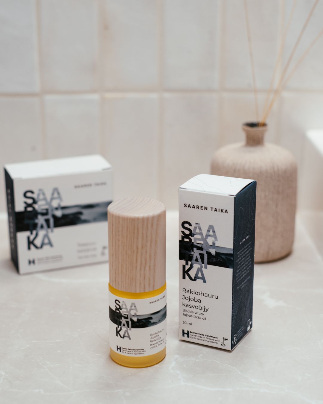 Rakkohauru Jojoba kasvoöljy, kevyt, nopeasti imeytyvä kasvoöljy epäpuhtaalle ja tasapainoa kaipaavalle iholle, 100 % luonnollinen, vegaaninen, 30 ml
