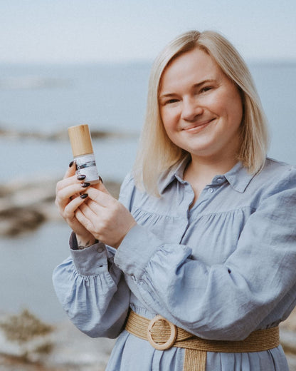 Rakkohauru Superseerumi, kiinteyttävä, tasoittava ja kirkastava seerumi aikuiselle iholle, sopii myös atooppiselle, ruusufinnille, epäpuhtaalle iholle, 30 ml