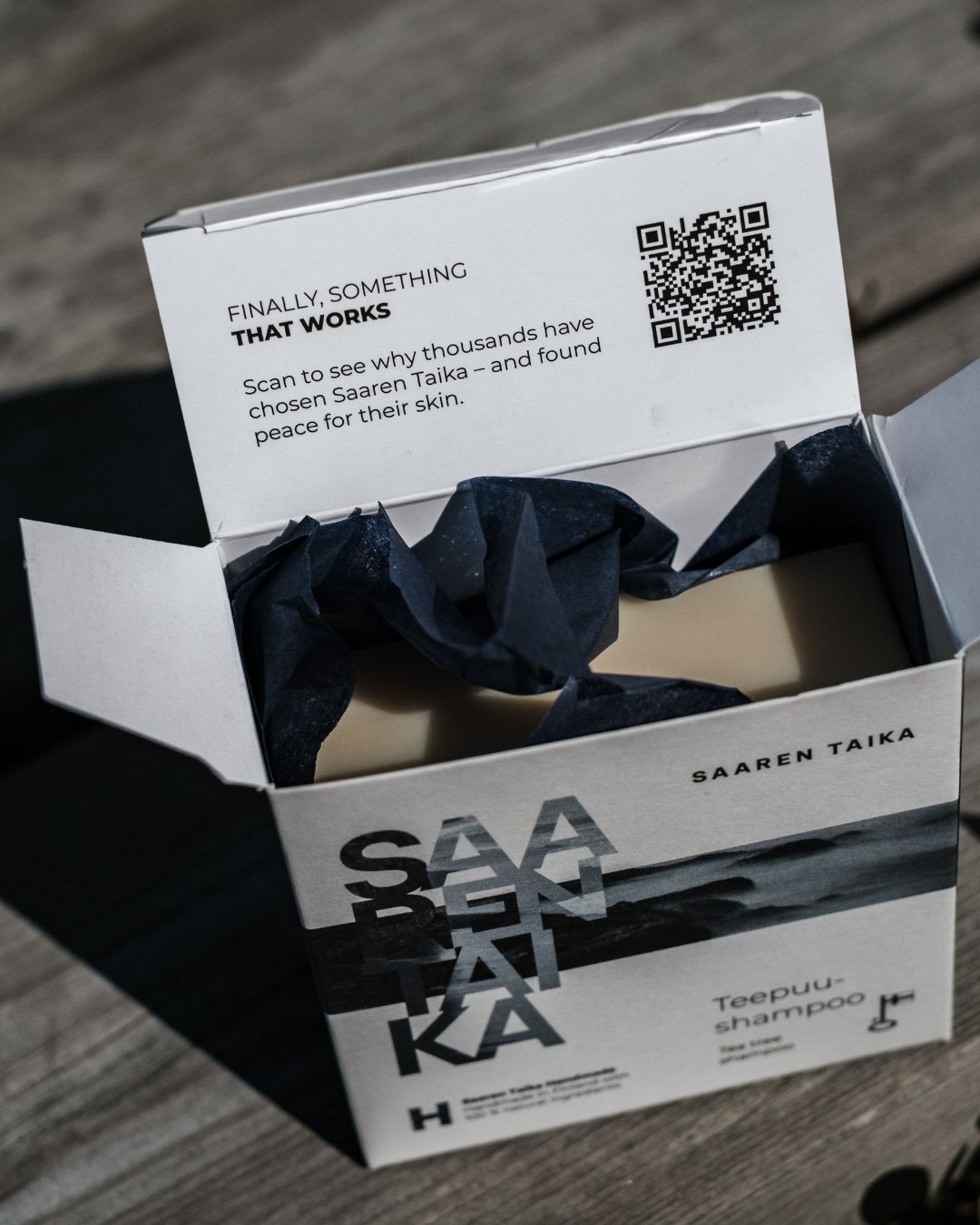 Teepuushampoo, rasvoittuville hiuksille suunniteltu Teepuushampoo auttaa myös kuivaan tai kutiavaan päänahkaan. Vegaaninen, luomu, luonnollinen 🇫🇮