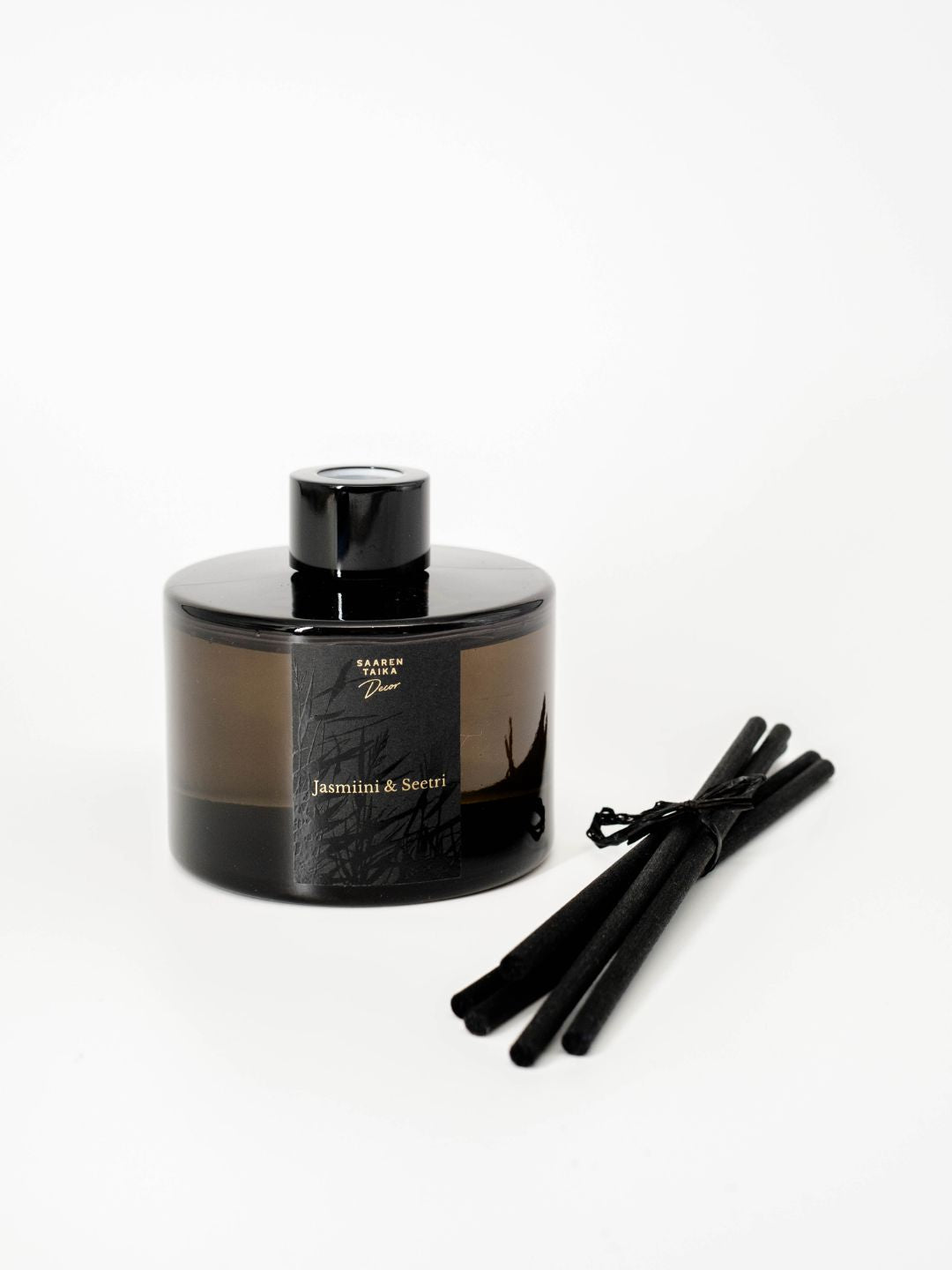 Huonetuoksu Jasmiini & Seetri 200ml - Hienostunut ja tyylikäs huonetuoksu kestää n. 6-12kk! (Huom! Iso!) SH 39,95€