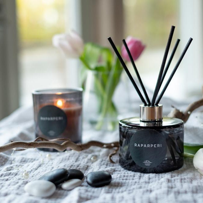 Huonetuoksu Raparperi 200ml - Kirpeyttä ja makeutta sopivassa suhteessa! Tuoksun kesto n. 6-12kk! (Huom! Iso!)