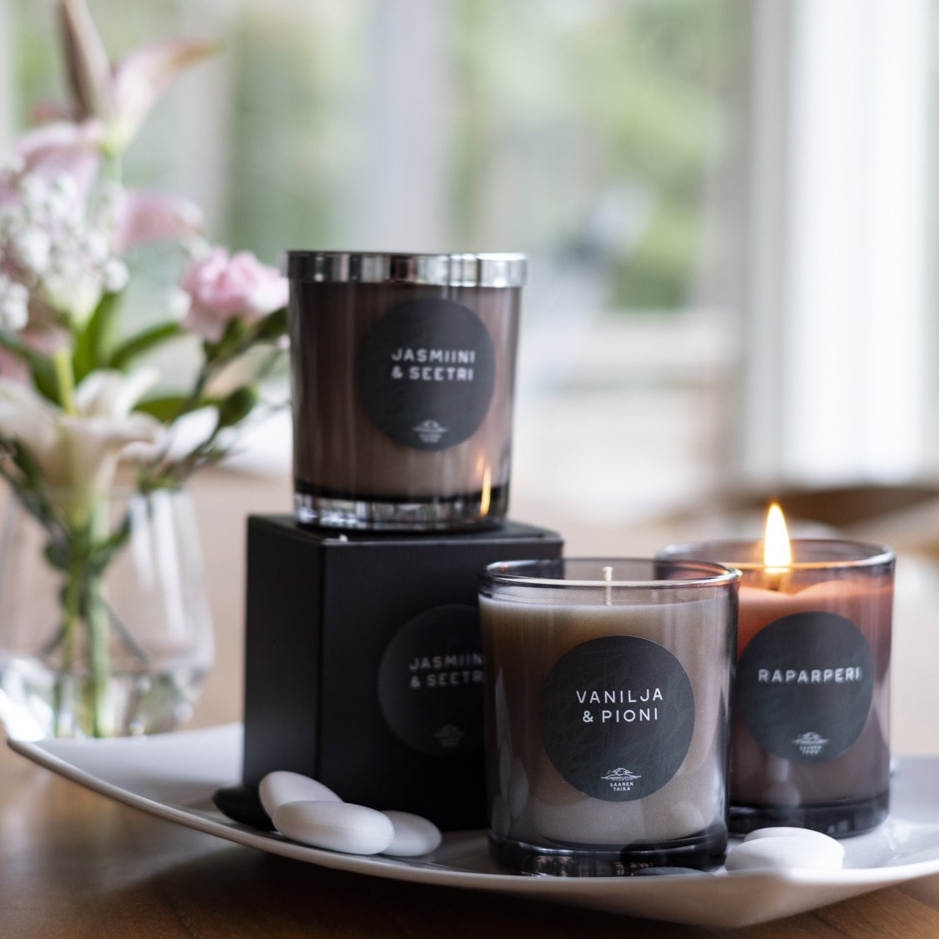 Vanilja & Pioni tuoksukynttilä, paloaika n. 45h - Vegaaninen, palaa myrkyttömästi SH 27,90€