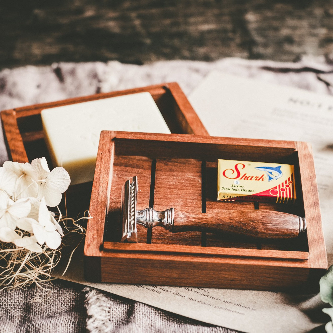 Zero Waste Safety Razor Sheivaaja/Höylä + 10 Terää Naisille Ja Miehille, Muoviton, Vegaaninen  - No:1 Eco by Saaren Taika