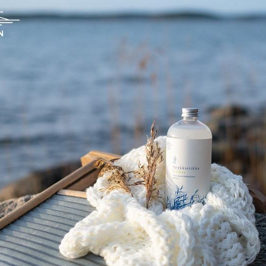 Saaren Taika 500ml Raikas Pyykkietikka - Tekstiilien raikastussuihkeeksi ja pyykinhuuhteluun kehitetty 100% biohajoava pyykkietikka